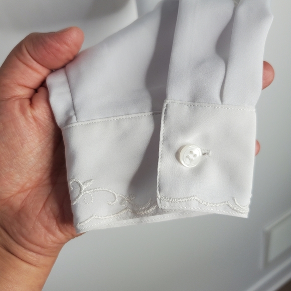 Vintage white button down shirt with embroidery - Picture 9 of 14